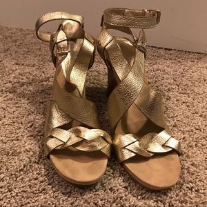 9 West|  gold wedge sandal | size 9.5